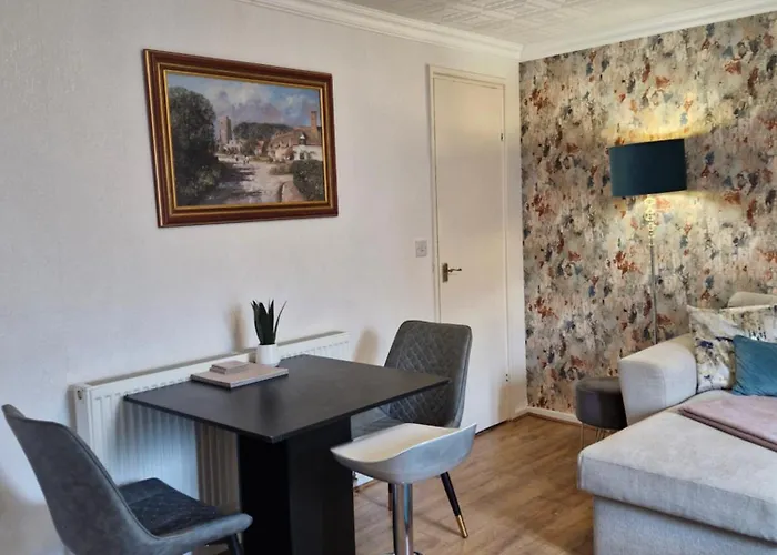 Lovely 2-bed House In The Heart Of Woodhouse Leeds *