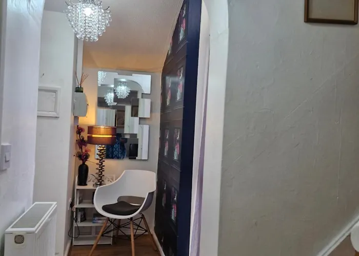 Lovely 2-bed House In The Heart Of Woodhouse Leeds * 리즈