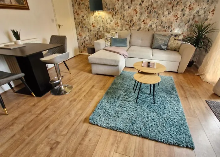 Lovely 2-bed House In The Heart Of Woodhouse Leeds 리즈