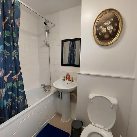 Lovely 2-bed House In The Heart Of Woodhouse Leeds Holiday home *