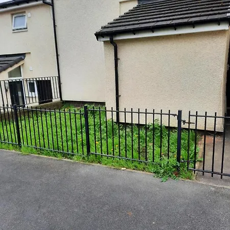 Lovely 2-bed House In The Heart Of Woodhouse Leeds *